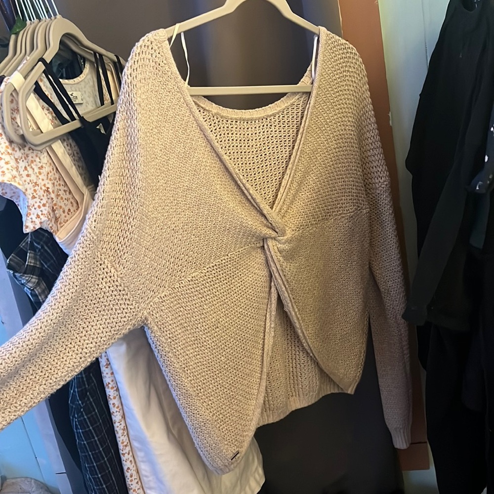 cute REVERSIBLE cropped knot sweater from Hollister